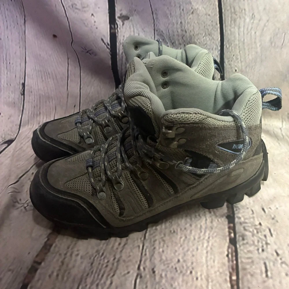 Nevados‎ Basque Mid Women’s Outdoor Hiking Trail Boots Gorpcore Sz 8.5 AS IS